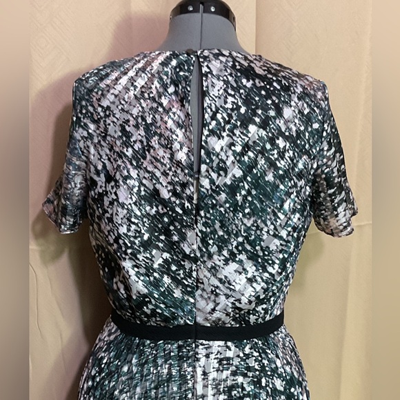 Karen Millen Pleated  Patterned Midi Dress - Picture 9 of 13